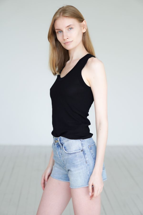 Yana  Gallery